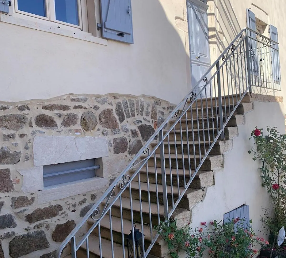 Welcome To Beaujolais Le Perreon 0*,  France